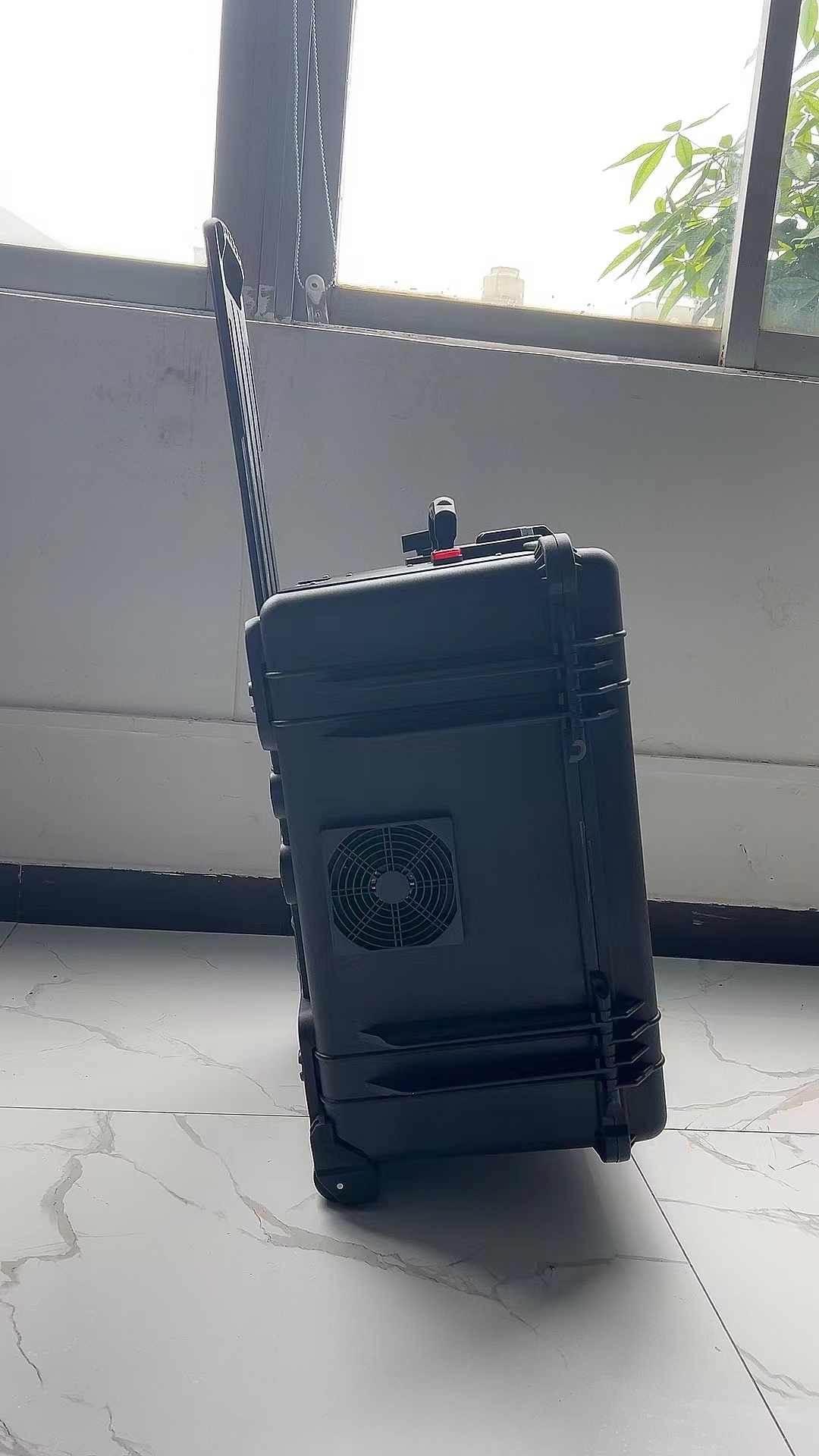 红山手拉箱型移动通信干扰器